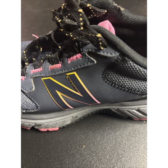 new balance 510 V5 Trail Thunder womens 7 running Sneakers Shoes - Picture 12 of 16